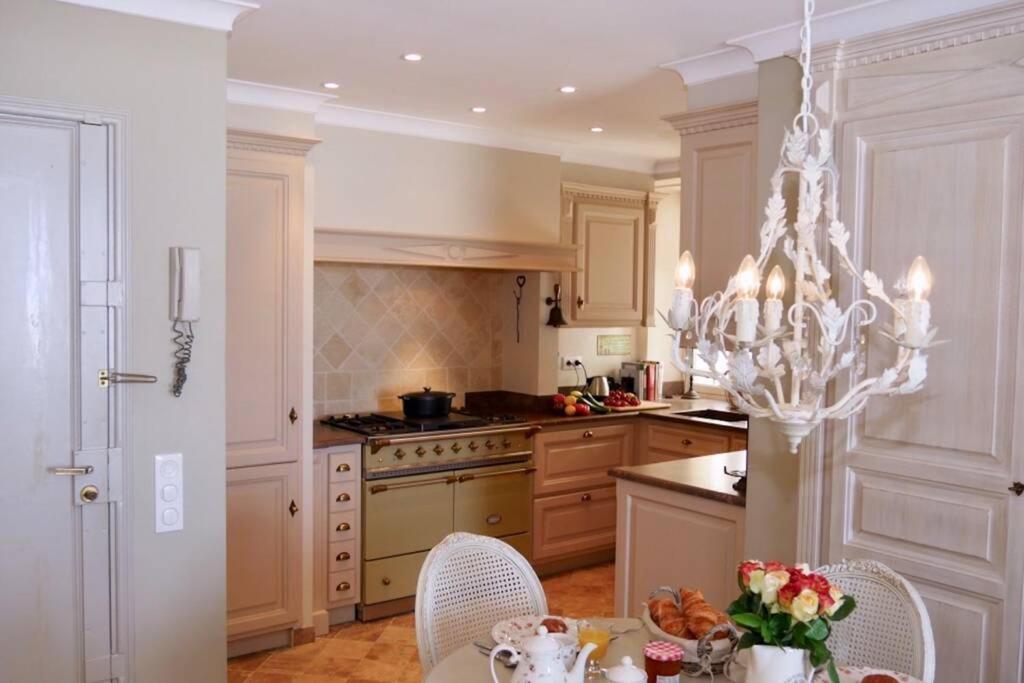 Bord De Mer - Ac, Wifi, Chic, Sea View, Beach 2 Minutes Walk Antibes Exteriér fotografie