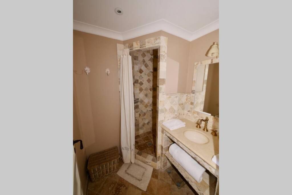 Bord De Mer - Ac, Wifi, Chic, Sea View, Beach 2 Minutes Walk Antibes Exteriér fotografie